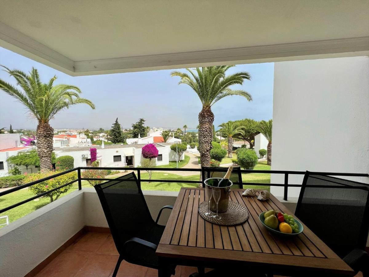 Armacao De Pera Brightness 2 With Pool By Homing Appartement Buitenkant foto