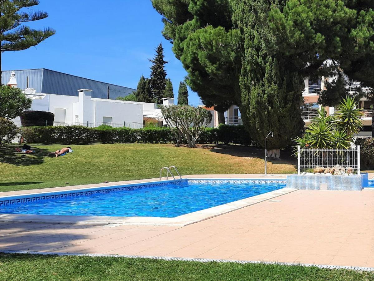 Armacao De Pera Brightness 2 With Pool By Homing Appartement Buitenkant foto